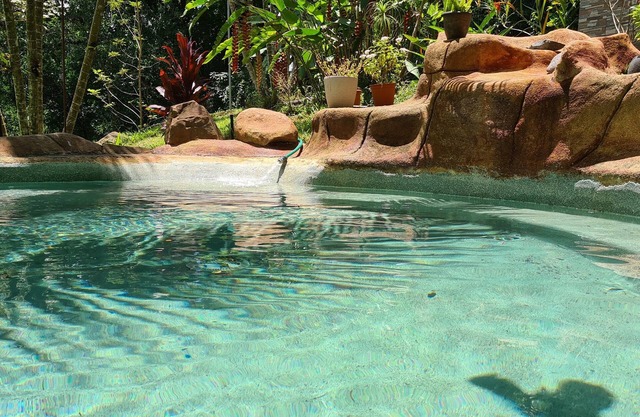 Beautiful house, surrounded by nature in Turrubares, suitable for HomeOffice.