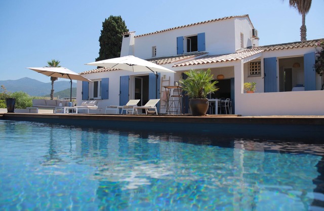 Beautiful house with blue shutters 5 bedrooms, Heated swimming pool, Terrace