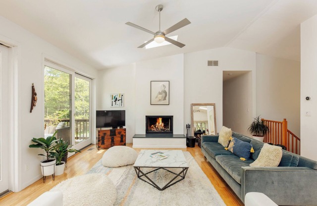 Beautiful Hudson Valley Woodland Retreat with Swimming Pool. Pets welcome.