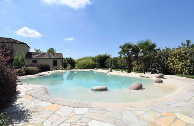 Beautiful apartment in villa for 9 guests with WIFI, A/C, pool, TV and patio