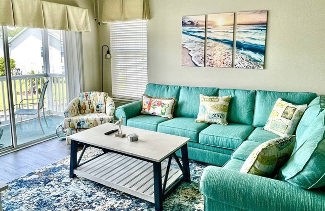 Beautiful King Suite-2 BR Lake Front Golf Condo - Sandpiper Bay Golf Club
