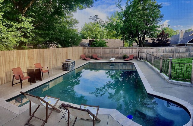 Beautiful King Suit w/Private Pool — 10mins from Tulsa!
