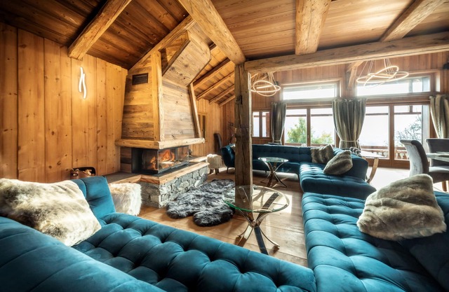Beautiful luxury chalet with hot tub and stunning panoramic mountain views