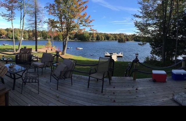 Beautiful Lake House on Private Lake in Salmon River Region!