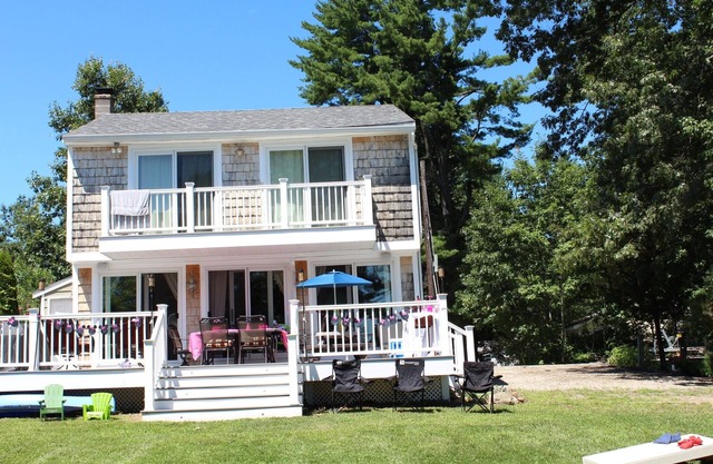 Beautiful Lakefront 3b/2b updated home within an hour from Boston