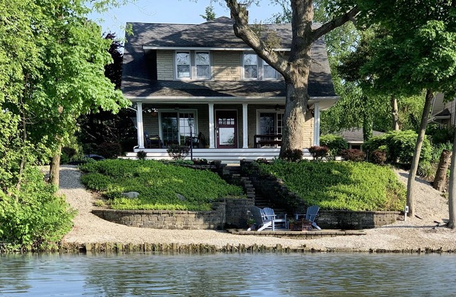 Beautiful Lakeside 3BR House in Asbury. Enjoy Lake & Beach! Permit STR2024-00465