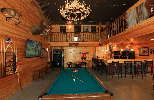Beautiful Lodge Style Living. Hunting And Fishing Available. Pet Friendly.