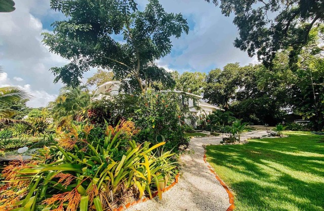 Beautiful luxury 2 bedroom private Cottage