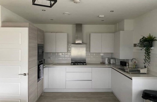 Beautiful Modern Tranquil Two Bedroom Apartmentnn
