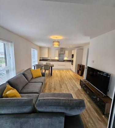 Beautiful Modern 2 Bed flat in Ebbsfleet, near London with free parking
