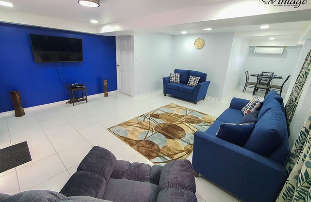 Beautiful Modern 2BR Condo With Full Amenities