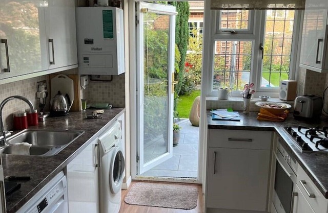 Beautiful modern 3 bed Seer Green Beaconsfield