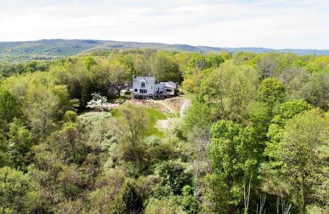 Beautiful mountaintop getaway for peace and quiet