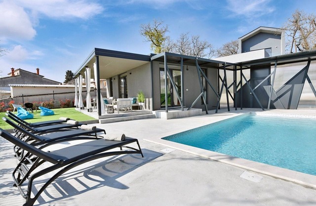 Beautiful newly built house with private yard and pool near Porec. Pets friendly.