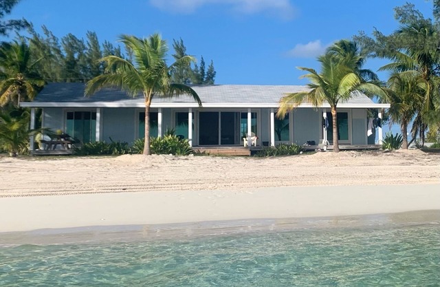 Beautiful Oceanfront Home in Casuarina Point