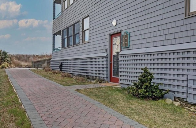 Beautiful ocean front condo with pool in Ship Bottom.