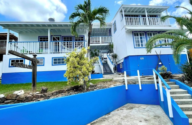 Beautiful ocean view 4-bedroom house with AC in the island of Culebra PR