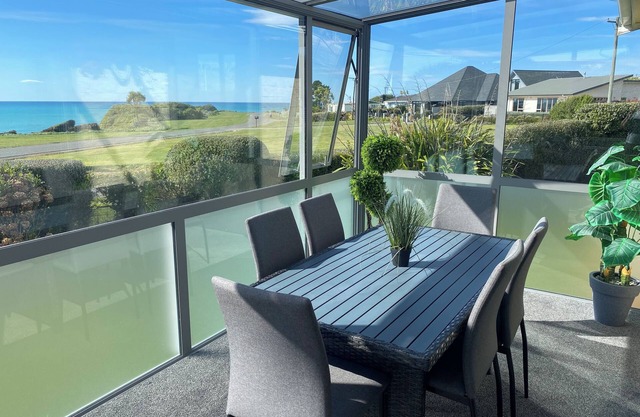 Beautiful ocean view from this lovely holiday home