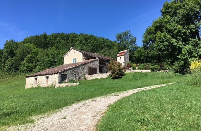 Beautiful old farmhouse in rural Lot-et-Garonne with 12x6 m pool - sleeps 12