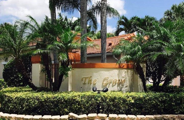 Beautiful Pembroke Pines Private Gated Golf Course 3/2 with garage & Utilities.