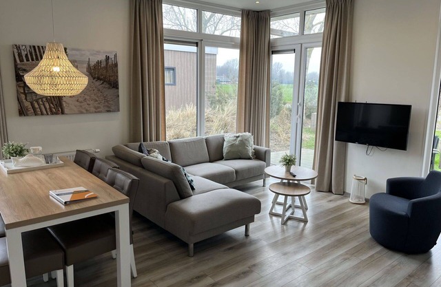 Beautiful private villa for 6 guests with WIFI, TV, terrace and parking