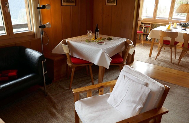 Beautiful private villa for 9 people with WIFI, TV, balcony and pets allowed