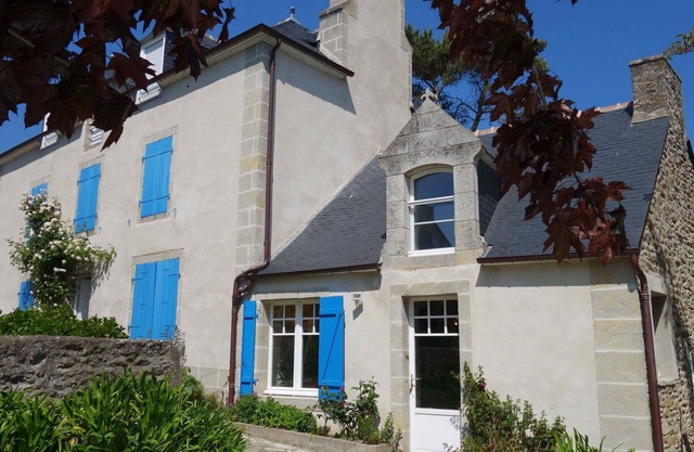 Beautiful private villa for 4 guests with WIFI, TV, pets allowed and parking