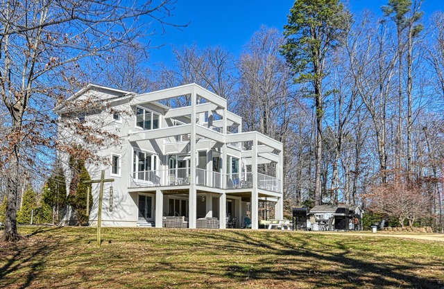 Beautiful Private Lakefront Property with Amenities & Activities Galore!