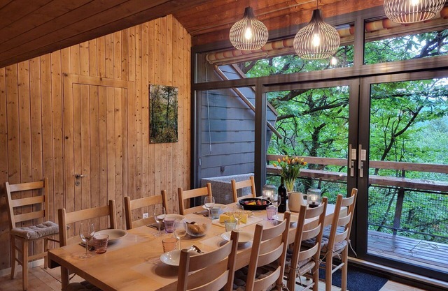 Beautiful private villa for 6 people with WIFI, TV and balcony