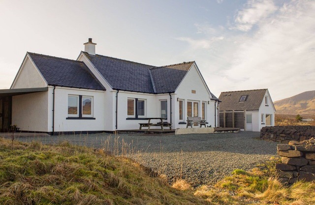 Beautiful private villa for 6 people with WIFI, TV and parking