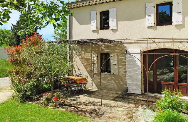 Beautiful private villa for 2 people with WIFI, TV, terrace, pets allowed and parking