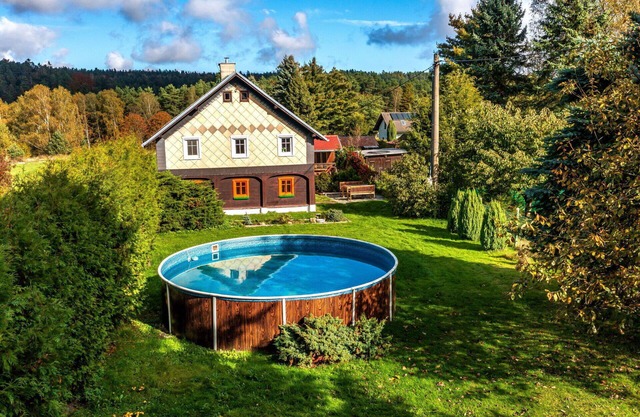 Beautiful private villa for 6 guests with WIFI, private pool, TV and patio