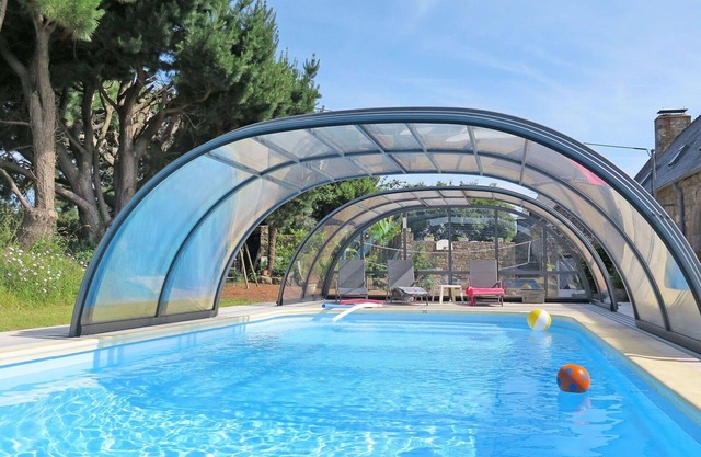 Beautiful private villa for 5 guests with WIFI, pool, TV and terrace