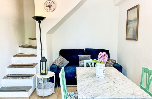 Beautiful private villa for 6 guests with WIFI, TV, patio and pets allowed