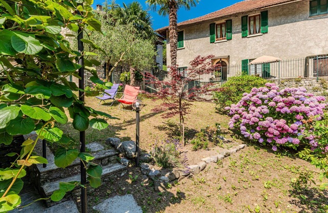 Beautiful private villa for 5 guests with WIFI, TV, patio, pets allowed and panoramic view