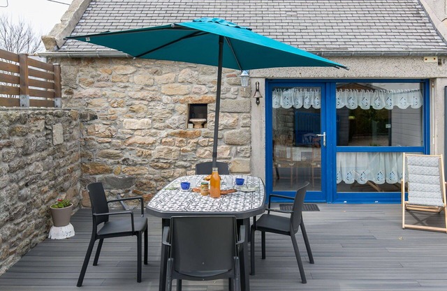 Beautiful private villa for 2 people with TV, terrace and parking
