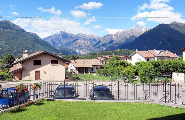 Beautiful private villa for 10 guests with WIFI, TV and patio