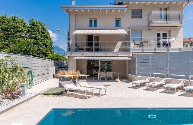 Beautiful private villa for 6 guests with WIFI, A/C, private pool, TV, patio and pets allowed