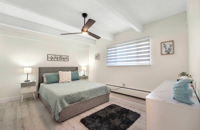Beautiful remodeled 1-bedroom condo in Littleton/Englewood with Pool