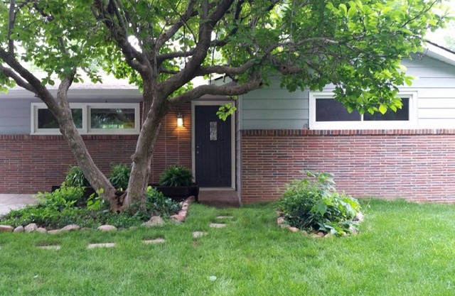 Beautiful remodeled 4 bedroom 2 bath house