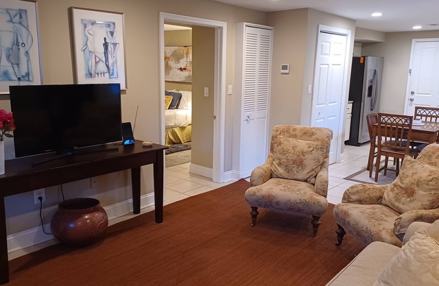 Beautiful Renovated 2 Bedroom Apt Takoma Pk