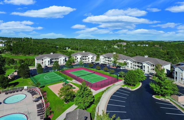 Beautiful resort in the heart of it all!