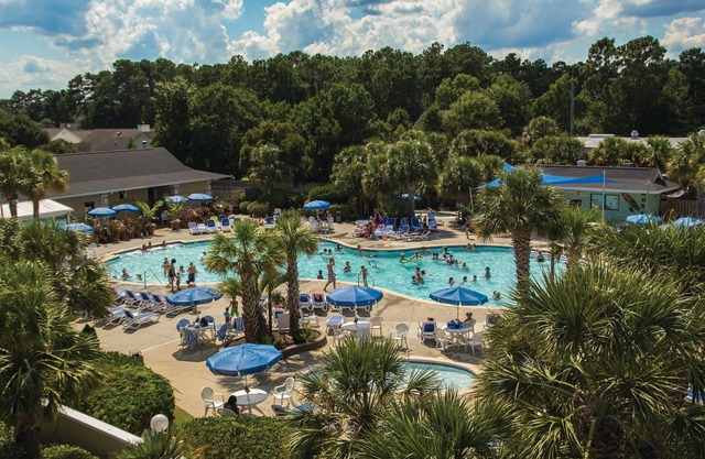 Beautiful resort in the heart of it all!
