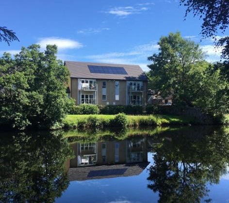 Beautiful Riverside Holiday Home