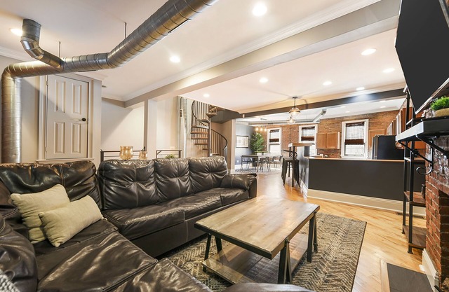 Beautiful Rooftop Tranquility! 2 Car Garage! Sleeps +12!