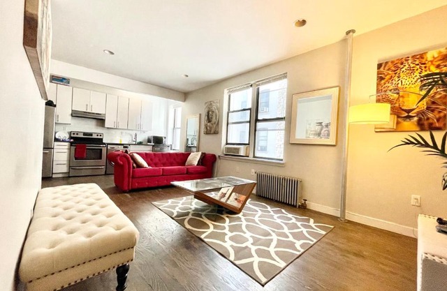 Beautiful Room in Newly Renovated Apt