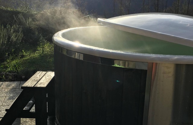Beautiful rusticoat 7 km from Lake Orta with exclusive wood-fired Hot Tube