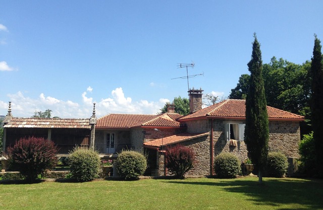 Beautiful rural house in the heart of Galicia. 28km from Santiago