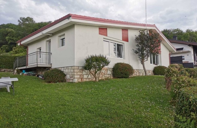 Beautiful sea views in apartment with garden in Hondarribia