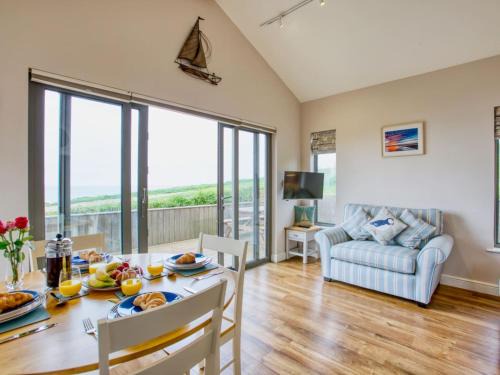 Beautiful Seaside Holiday Home